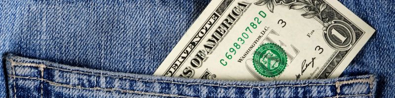 Если собрать все наличные мира в одну кучу, предварительно закрыв денежные фабрики, то сколько получится в рублях или в долларах?